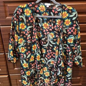 LuLaRoe Shirley Size Medium Sheer Black and Kimono Top